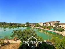 Domaine et golf de Pont Royal : Résidence du lac , appartement au premier étage,  32 m2 , vue panoramique sur le lac 