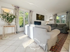 PONT ROYAL GOLF COURSE: Charming, light-filled bastide of 140 m² set on a 657 m² plot, 4 bedrooms including a master suite, 2 bathrooms, swimming pool, double garage