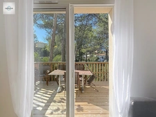 DOMAINE DE PONT ROYAL, 45 m2 house with unobstructed views, two stories, 2 bedrooms, semi-detached on one side, private swimming pool, numbered parking space 