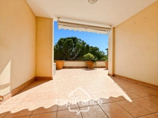 Domaine de Pont Royal, Duplex climatisé T3 de 49m2 situé sur le haut du Village, 2 chambres une double terrasse et une 2ème terrasse , belle exposition, ascenseur, place de parking  