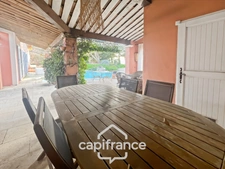 GOLF DE PONT  ROYAL, Villa de plain pied de 127 m² climatisée sur un terrain de 995 m², bordure de fairway, piscine