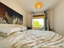 HOTEL DU GOLF  appartement 2ème et dernier étage  rénové et climatisé  de 33 m2 , trou n° 8 , sud ouest , une chambre,  loggia terrasse, salle de bain , wc, piscine résidentielle, place de parking  