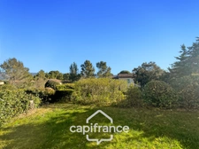 Appartement en rez-de-jardin , 3 chambres , place de parking , exposé Est sur le Domaine et Golf de Pont Royal