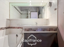 Appartement rare de 44m2 au DOMAINE DE PONT ROYAL / VUE DEGAGEE 1er ETAGE/ 3 CHAMBRES /1 SDB/1 SD'EAU/ PLACE DE PARKING