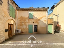 MALLEMORT, fully renovated village house of 115 m2, very well maintained, 1 floor, spacious rooms, 3 bedrooms, 2 bathrooms, well located, outdoor space, storage room 