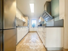 Mas en campagne à vendre 250m² à MOLLEGES, 4 chambres, beaux volumes , terrain 5 000m², piscine,  calme et sérénité   