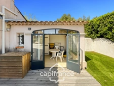 Welcome to your new elegant family villa at Domaine et Golf de Pont Royal, 4 bedrooms, 110 m2, garden 556 m2 