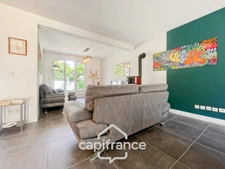 Welcome to your new elegant family villa at Domaine et Golf de Pont Royal, 4 bedrooms, 110 m2, garden 556 m2 