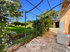 GOLF DE PONT  ROYAL, Villa de plain pied de 127 m² climatisée sur un terrain de 995 m², bordure de fairway, piscine