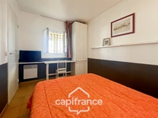 DERNIER ETAGE Domaine de Pont Royal, emplacement et vue remarquable de cet appartement 42 m2,1 chambre, 1 chambre cabine; 2 SDB belle exposition, vue dégagée, grande terrasse 