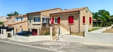 COUP DE CŒUR IMMOBILIER  LE CHARME DES ANNÉES 70 REMIS AU GOÛT DU JOUR maison climatisée de 110 m², 393 m2 de terrain, 3 chambres, 1 sous sol et un garage de 50m2