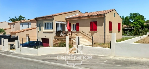 COUP DE CŒUR IMMOBILIER  LE CHARME DES ANNÉES 70 REMIS AU GOÛT DU JOUR maison climatisée de 110 m², 393 m2 de terrain, 3 chambres, 1 sous sol et un garage de 50m2