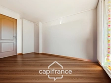 Appartement rare de 44m2 au DOMAINE DE PONT ROYAL / VUE DEGAGEE 1er ETAGE/ 3 CHAMBRES /1 SDB/1 SD'EAU/ PLACE DE PARKING
