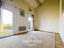 Villa de plain pied de 150 m² avec vue sur le trou numéro 10 , au Domaine et Golf de Pont Royal, terrain 628 m² ,  4 chambres, piscine, garage 