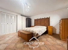 Mas en campagne à vendre 250m² à MOLLEGES, 4 chambres, beaux volumes , terrain 5 000m², piscine,  calme et sérénité   