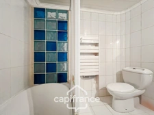 MERINDOL  MAISON DE CHARME, cour extérieure et roof top,2 chambres, 1 pièce,  1 bureau, 1 cave,  au cœur du village  A DECOUVRIR ! 