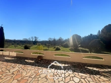Propriété de plain pied  en campagne  vue panoramique, construction 1980,  habitation de 177m2 3/4 chambres sur un terrain de 2280m2 