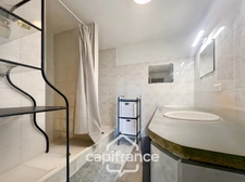 Mas en campagne à vendre 250m² à MOLLEGES, 4 chambres, beaux volumes , terrain 5 000m², piscine,  calme et sérénité   