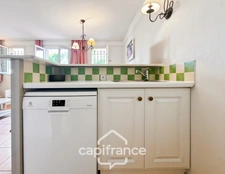  Charmant Bastidon dans le Domaine du Golf de Pont Royal, 45 m2 habitable, ravalé, avec jardin privatif, élevé d'un étage, 2 chambres,  terrasse, calme et nature