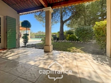 Prestigious property on the Pont Royal golf course, elevated on one level with a total surface area of 190 m2 with unobstructed views, set on 1700 m2 of land, its secure swimming pool, outbuildings
