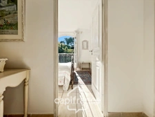 PONT ROYAL GOLF COURSE: Charming, light-filled bastide of 140 m² set on a 657 m² plot, 4 bedrooms including a master suite, 2 bathrooms, swimming pool, double garage