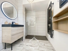 ALLEINS maison de plain pied  de 2021,RT 2012, sous garantie : 101 m2  + un garage établie sur une parcelle de 500 m2, 3 chambres, garage, jardin   
