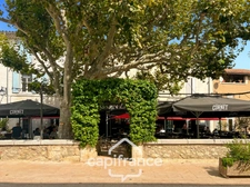 Projet sur Charleval :  BAS DE MAISON  de 57  m2 ,séjour cuisine , espace dinatoire , salle de bain à créer,  garage .    