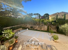 PONT ROYAL GOLF COURSE: Charming, light-filled bastide of 140 m² set on a 657 m² plot, 4 bedrooms including a master suite, 2 bathrooms, swimming pool, double garage