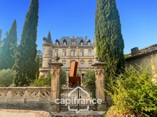 Investissement sur Charleval maison en plein coeur du village R+1avec terrasse tropézienne, garage, plusieurs entrées indépendantes, étage à finir