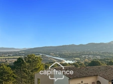 RARE FIND IN THE PONT ROYAL ESTATE, TOP FLOOR APARTMENT OF 63 m2 WITH PANORAMIC VIEWS, 3 BEDROOMS, CORNER TERRACE, AND PARKING SPACE 