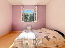 Maison individuelle et familiale de 165 m2, 7 pièces, située à  ALLEINS proche Salon de Provence établie sur un terrain de 945m² avec  piscine et dépendances
