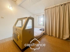 MERINDOL CHARMING HOUSE, outdoor courtyard and rooftop, 2 bedrooms, 1 room, 1 office, 1 cellar, in the heart of the village. A MUST-SEE! 