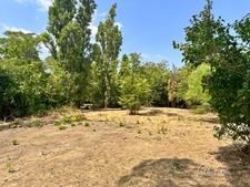 Terrain constructible de 1 700m² viabilisé avec vue sur les Pyrénées