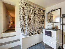 Charmante Maison de Village de 106 m² avec Jardin et Dépendance de 86 m² 
