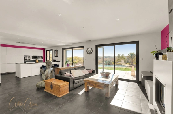 Maison contemporaine de prestige de 154 m² avec piscine et vue panoramique sur le Lauragais