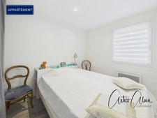 Maison de plain-pied 200 m² avec appartement indépendant et piscine  