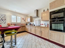 Maison à vendre 5 pièces VILLENOUVELLE de 107 m² avec terrain 1800 mètres