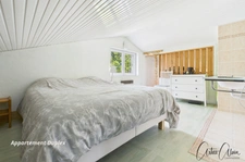 Character house of 283 m² with outbuildings and great potential on more than 9,000 m² of land.
