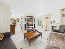 Maison familiale de standing – 230 m² – Terrain arboré de 2 080 m² avec piscine 