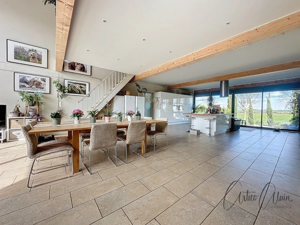 Dpt Haute Garonne (31), à vendre proche de VILLEFRANCHE DE LAURAGAIS maison en pierre de 676 m² - Terrain de 3 400m² 