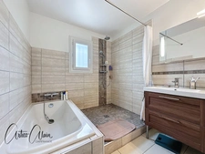 Maison à vendre 5 pièces VILLENOUVELLE de 107 m² avec terrain 1800 mètres