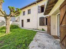 A vendre maison de village centre ville 