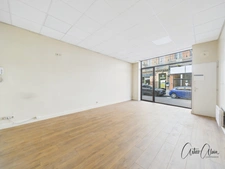 Dpt Haute Garonne (31), à vendre VILLEFRANCHE DE LAURAGAIS immeuble local et appartement T3