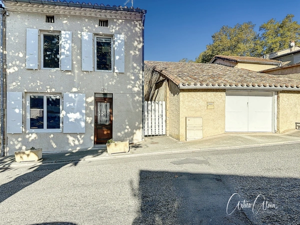 Charmante Maison de Village de 106 m² avec Jardin et Dépendance de 86 m² 