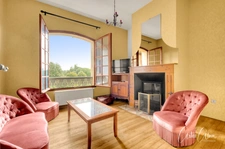 Character house of 283 m² with outbuildings and great potential on more than 9,000 m² of land.