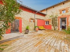 Maison de village 136 m² avec cours et garage au centre de Villefranche de Lauragais