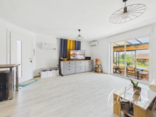 Maison de plain-pied avec piscine et vue sur la Montagne Noire