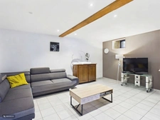 Maison en pierre de 179 m² entièrement rénovée avec jardin et terrasse 