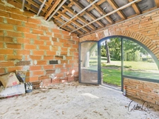 Character house of 283 m² with outbuildings and great potential on more than 9,000 m² of land.