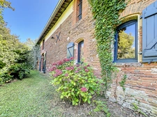 Dpt Haute Garonne (31), for sale near VILLEFRANCHE DE LAURAGAIS beautiful residence and gîte